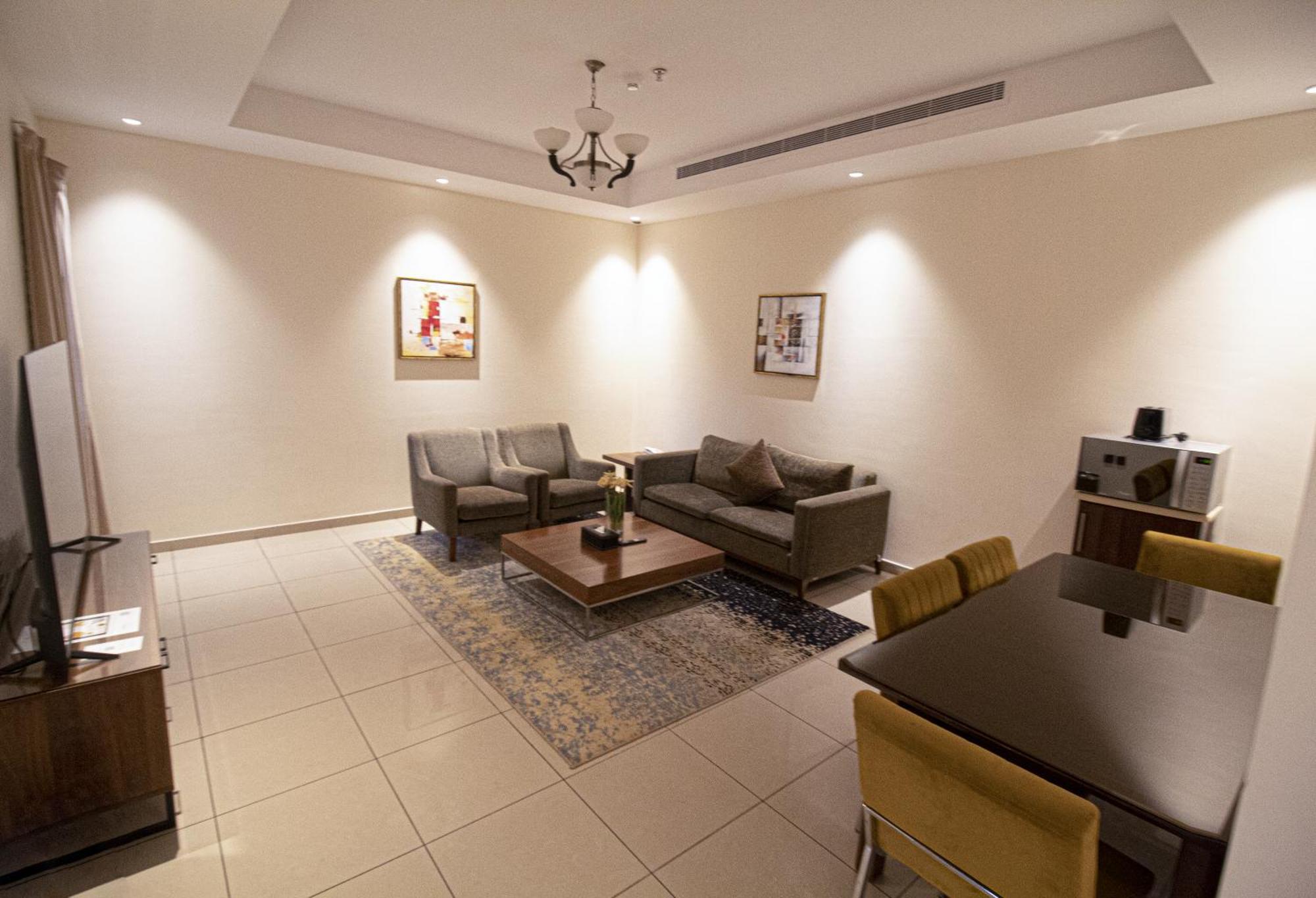 Friesian Hotel Suites Джедда Экстерьер фото