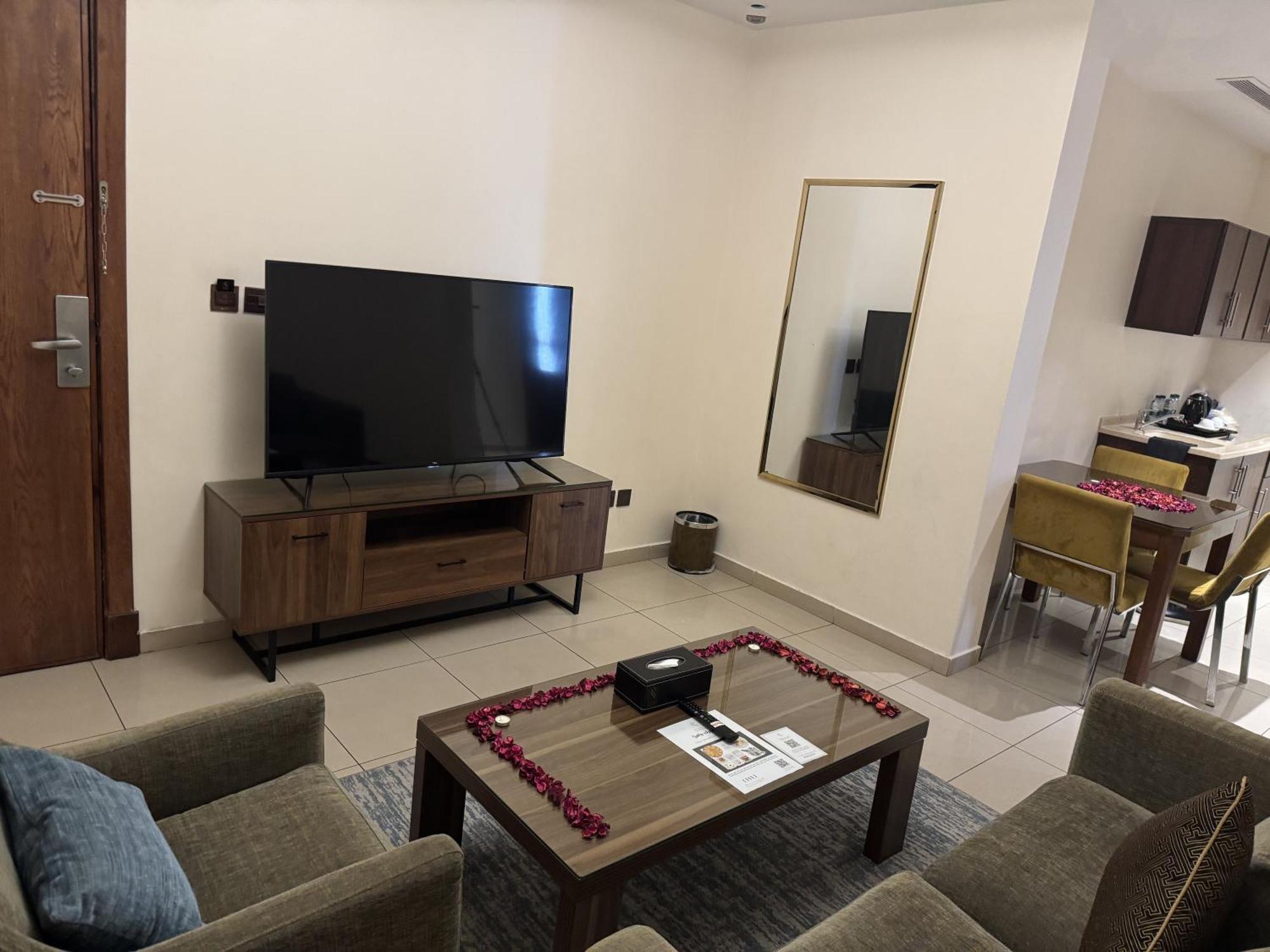 Friesian Hotel Suites Джедда Экстерьер фото